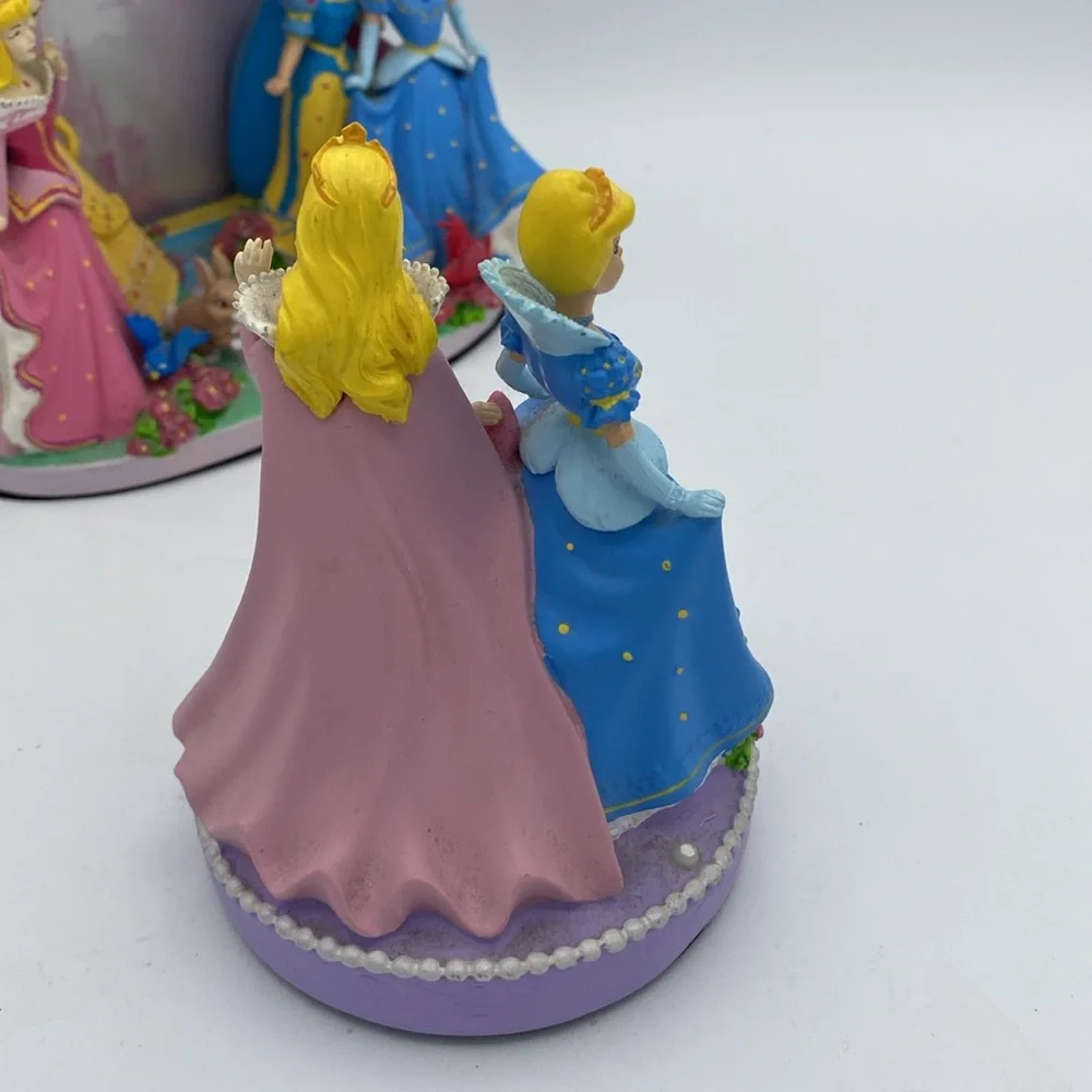 Disney Princess Castle 4x6” picture frame w/ matching figurine READ
